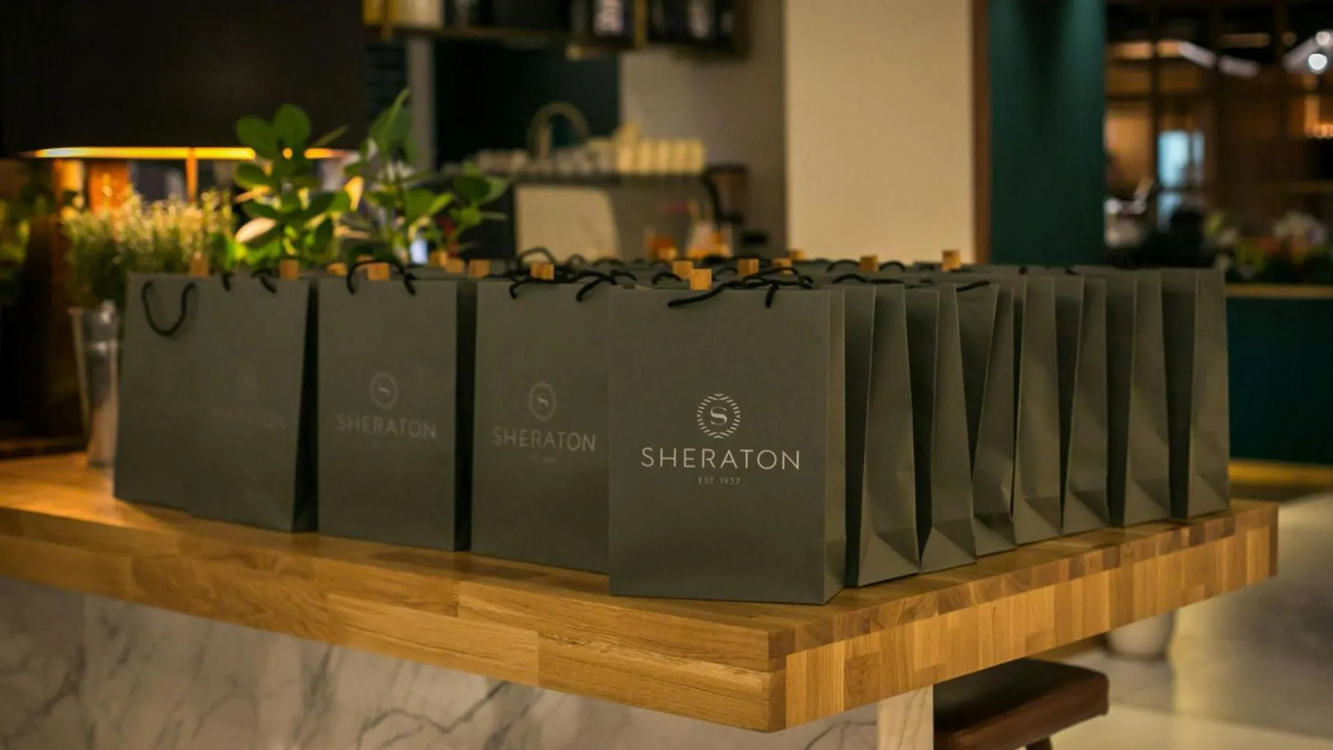 Sheraton Grand Warszawa 5*,  Polen